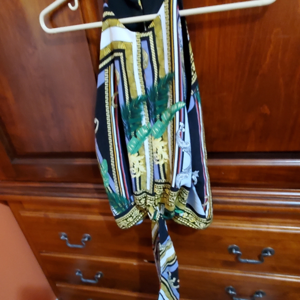 Pattern sleeveless blouse